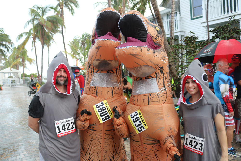 Heroes and Villains 5K 2017 photo - Duval Street, Key West